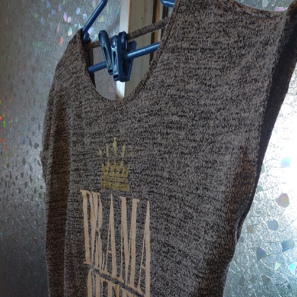 No Boundaries Graphic Tee - Picture 5 of 10